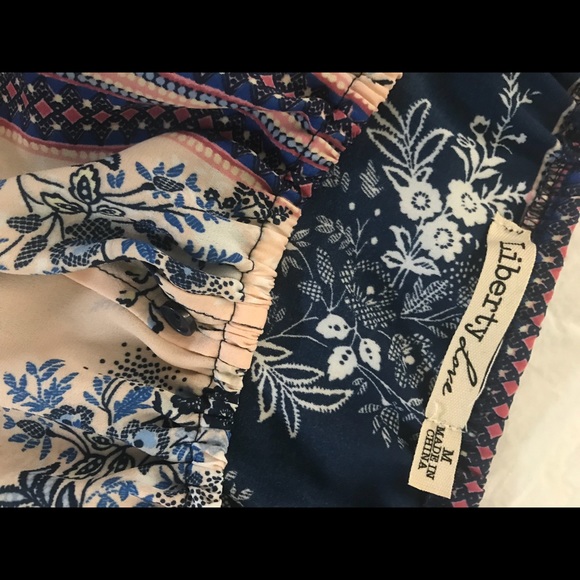 Patterned, Off-Shoulder Blouse - Picture 3 of 5